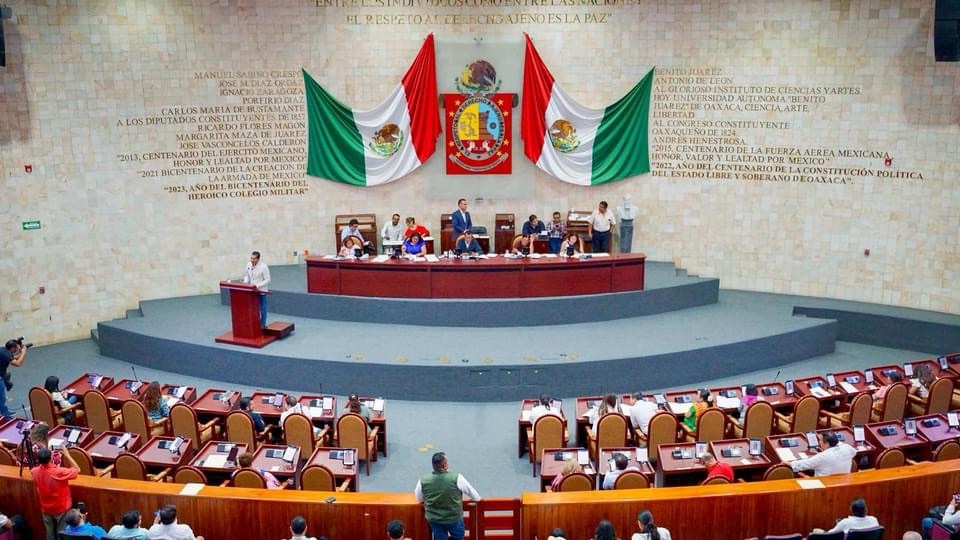 En sesión ordinaria, la #LXVLegislatura aprobó una reforma al código familiar de Oaxaca y cuatro reformas de ley en materia de medio ambiente.