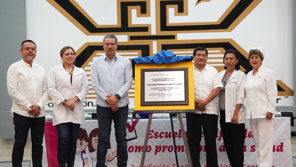 Certifican primera escuela de nivel superior como promotora de la salud