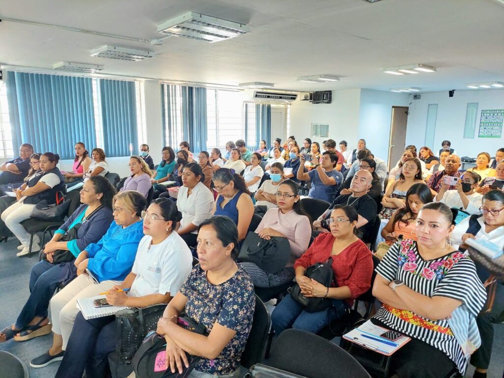 Capacitan a personal de salud para contribuir a un embarazo, parto y puerperio seguro