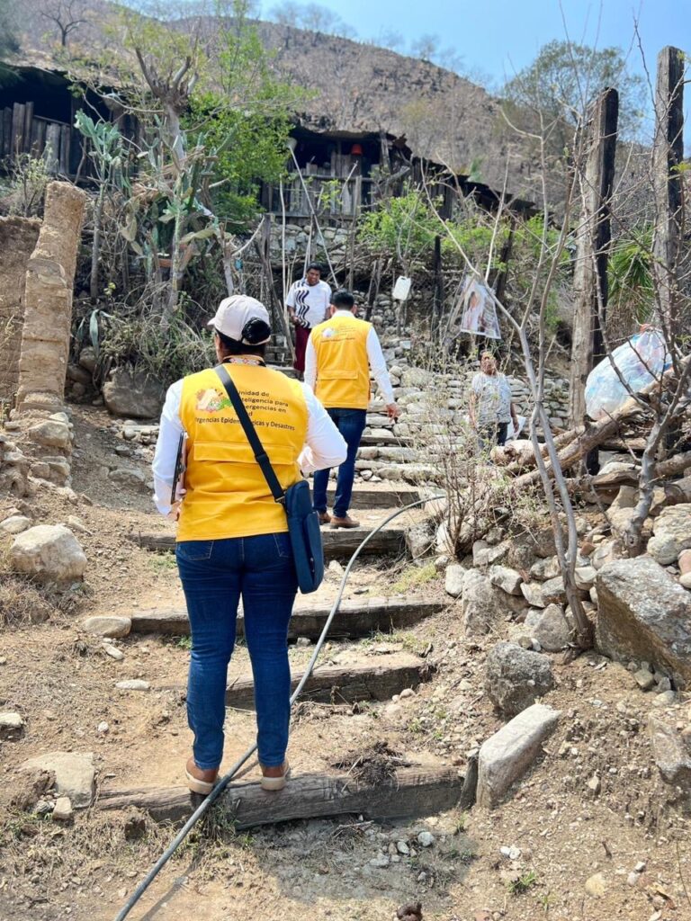 Brindan atención a personas afectadas por lluvias