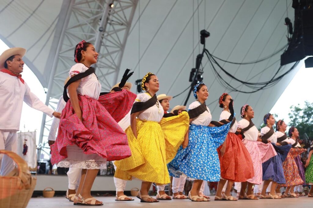 Brilla esencia originaria de Oaxaca, ¡espectacular cierre de la Guelaguetza 2024!