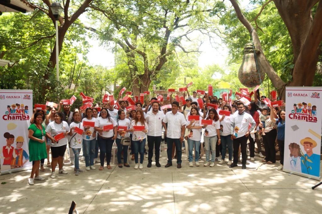 Juventudes de Juchitán beneficiadas con Mi Primera Chamba, experiencia que transforma