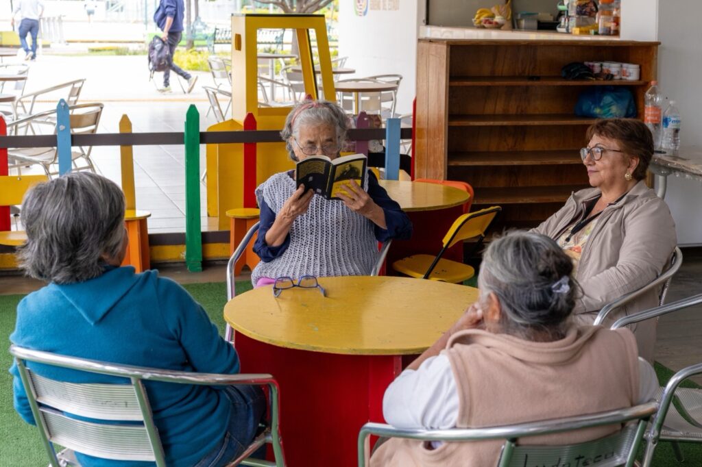 Fomenta Secretaría de Administración actividades para personas mayores